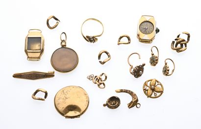 null Un lot de débris d’or et de métal comprenant :

• un fond de montre de poche...
