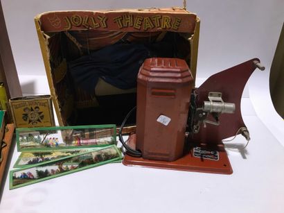 null 28 P1/46 Toy Movie Projector & Theatre 16 mm - Jolly Theatre dans boite. Sont...