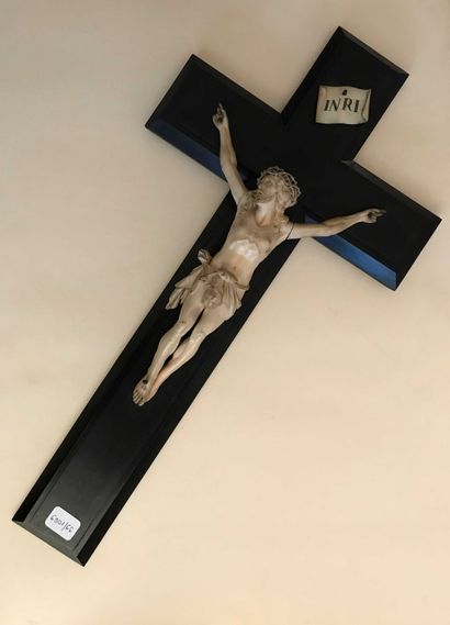 null Crucifix en bois noirci avec (44cm) Christ en ivoire (20cm)