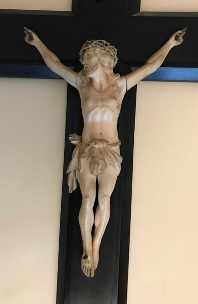 null Crucifix en bois noirci avec (44cm) Christ en ivoire (20cm)