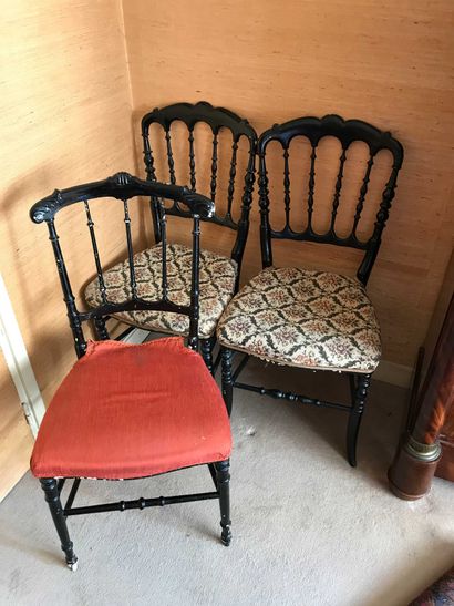 null Paire de chaises en bois laqué noir, dossier à barrette Epoque Napoléon III

On...