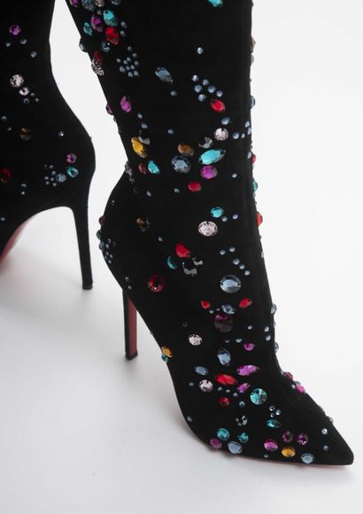 null LOUBOUTN : bottes hautes en daim noir à décor de cristaux de Swarovski multicolores....
