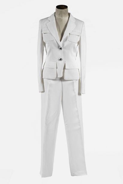 null ESCADA : tailleur comprenant une veste en viscose et lin blanc, fermeture par...