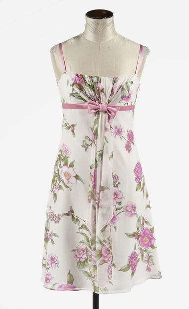 null ESCADA : robe de cocktail en soie blanche imprimée de fleurs d'hortensia et...