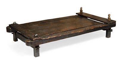 null Grande table basse en bois flotté de style africain. 50 x 200 X 103 cm