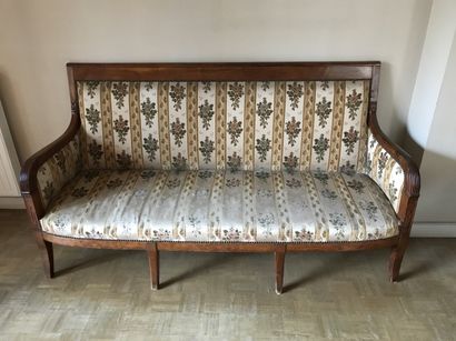 null Mobilier de salon en bois naturel mouluré comprenant un canapé (95x167.5x56cm)...