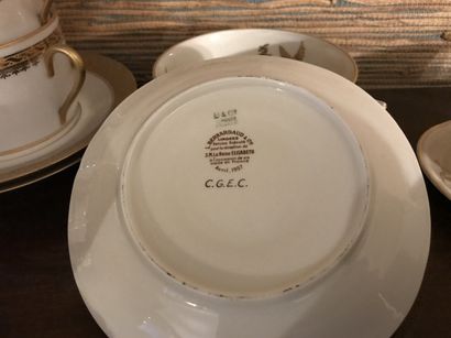 null Partie de service à thé café en porcelaine de différents modèle, un plat à asperges...