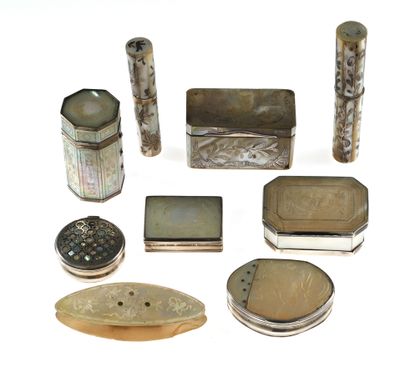 null 41 Set of mother-of-pearl boxes including : - three cases with silver inlaid...