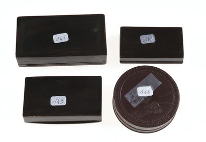 null 44 Three rectangular horn snuffboxes, the hinged lids depicting the triumph...