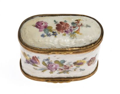 null 15 White porcelain double box with polychrome decoration of flowering branches,...