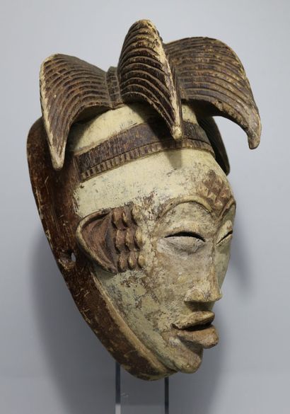 null Africa. Important PUNU Lumbo mask, Gabon. Approx. 35CM.
