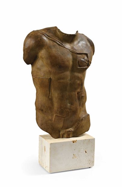 null Igor MITORAJ (1944-2014) Persée Bronze à patine ocre-brune, le socle en pierre....