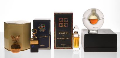 null Various Perfumers - (1990s)

Assortment of four bottles of extract presented...