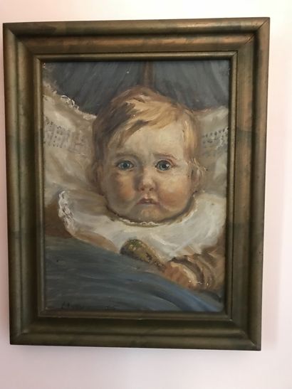 null Lauritz HOWE (1869-1945) Portrait d un enfant Huile sur panneau Signé en bas...