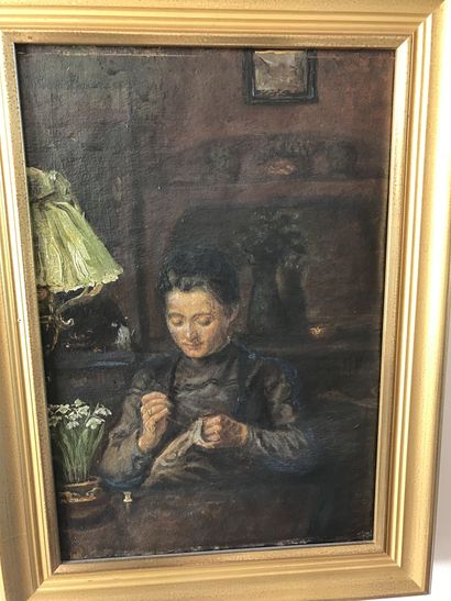 null Lauritz HOWE (1869-1945) Femme cousant Huile sur toile, non signé 38x26cm