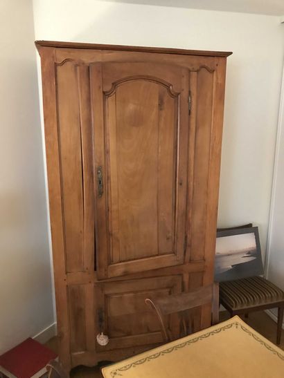 null Piece of furniture in natural wood with two doors. End of XIXth and beginning...