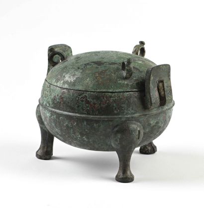 null Perfume burner in bronze. Work of the Far East.