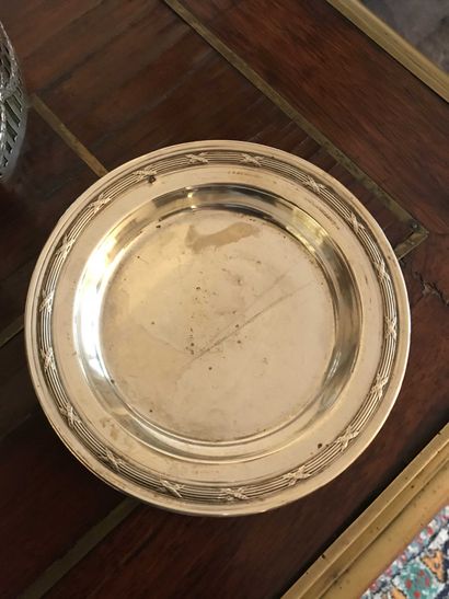 null English silver plate with ribboned rush decoration. Minerva mark.