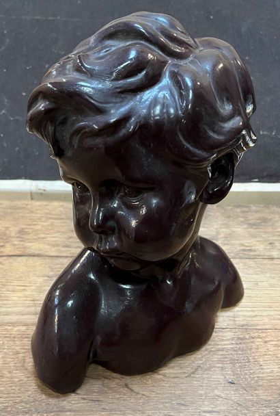 null Proof in varnished plaster representing bust of child. Height : 26 cm