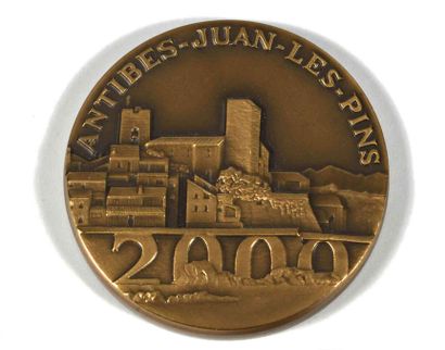 null 194 Lot de trois médailles en bronze : emissione francoballo turistico, 1988...