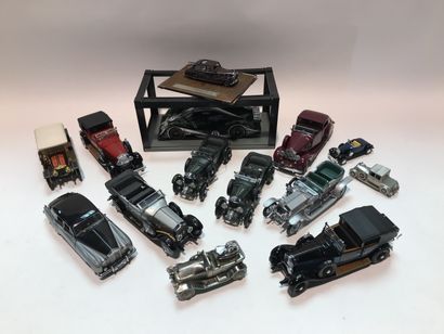 null Un important lot de miniatures de marques Rolls Royce et Bentley