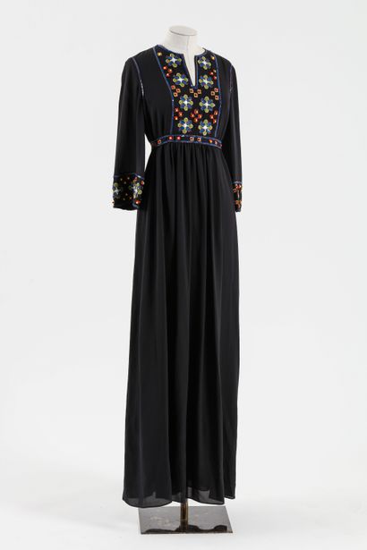 null TORY BURCH : robe en viscose noire, col à décor de fleurs stylisées agrémenté...