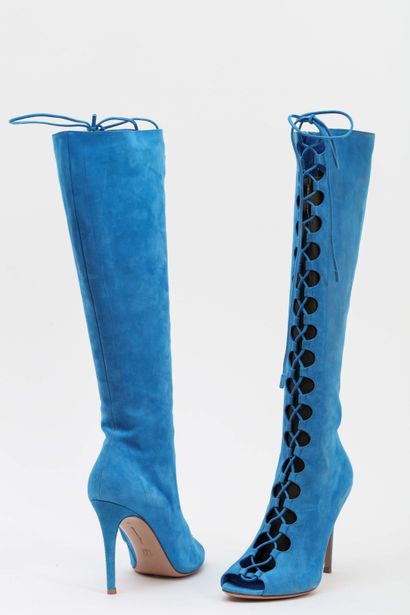 null GIANVITTO ROSSI : bottes à bouts ouverts en daim bleu turquoise, lacées sur...