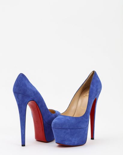 null Christian LOUBOUTIN : plateforme shoes en daim bleu. T. 39 Ht. Talon : 16 cm...