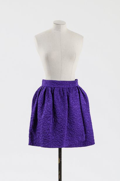 null Christian DIOR: jupe boulle porte-feuille en laine et soie damassée violette...