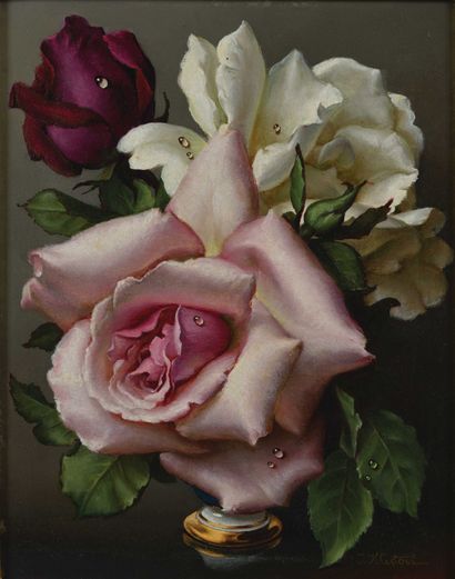 null 195 Iren KLESTOVA (1908-1989) Roses Huile sur isorel. Signée en bas à droite....