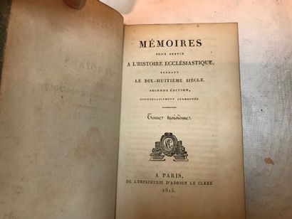 null 
12 volumes : André MAUROIS, Ariel - TOLSTOI, la Guerre et la Paix Tome 1 et...