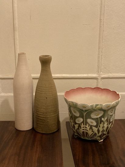 null Un cache pot et deux vases