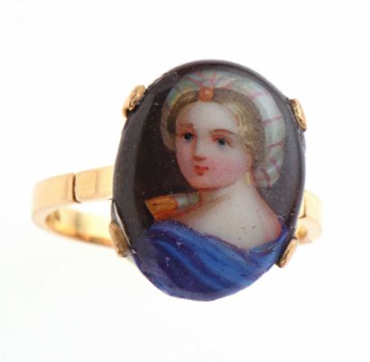 null Ring in yellow gold 18K 750 thousandths decorated with a polychrome painted...
