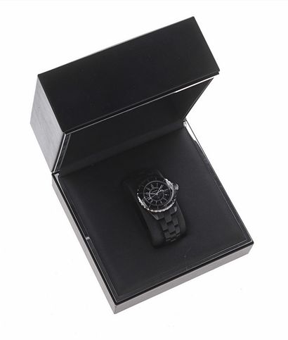 null Chanel J12 lady's watch in steel and black ceramic with quartz movement. Round...