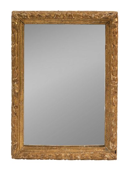 null 231 Cadre bois doré monté en miroir. Début du XVIIIe siècle. 45 x 34 cm