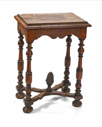 null 318 Petite table à piétement en X. XIXe siècle. Hauteur : 65 cm - Plateau :...