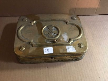null Brass heater signed GIRONDON and MONTET in Lyon
