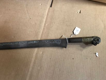 null Large Algerian flissa, iron and engraved brass handle. Length of the blade :...