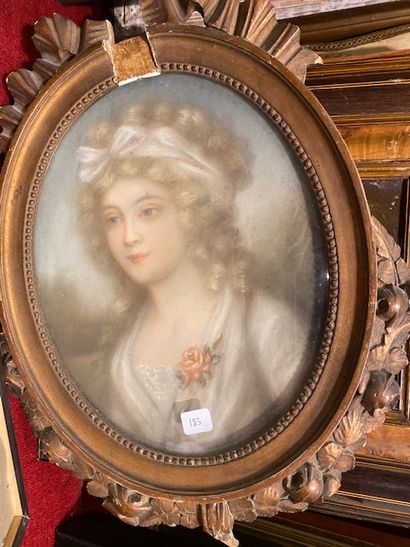null Ecole Française du XIXème siècle Portrait de femme au ruban Pastel ovale 28x22cm...