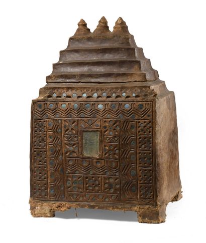 null Pyramidal grain tank in carved papier-mâché, the stepped lid, mirror inlays....