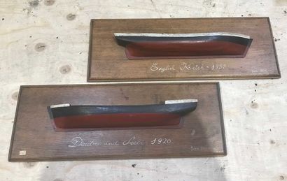 null Deux maquettes en bois de barque en applique « English Ketch 1855 » et « Deutsch...