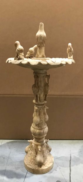 null INDIA Fountain in alabaster, the shaft and the basin decorated with stylized...