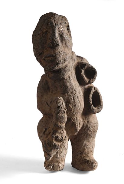 null Sculpture masculine en terre et engobe Hauteur : 56 cm AFRIQUE