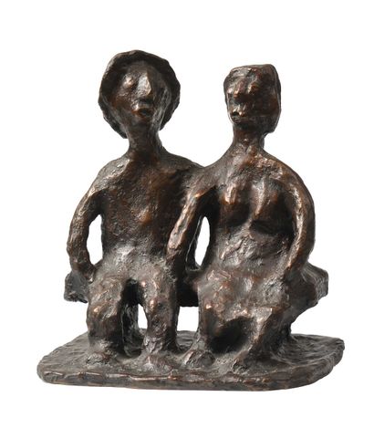 null 151 Couple on a bench Bronze with brown patina. Height : 29 cm - Width : 27...