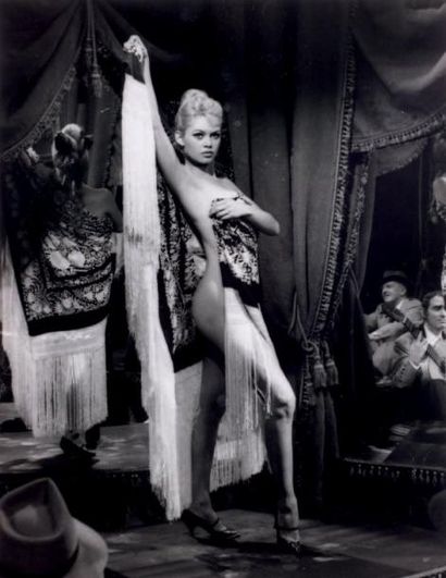 null Photographe, Roger CORBEAU La Femme et le Pantin, 1958 De Julien DUVIVIER, avec...
