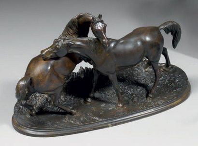 D'après Pierre Jules MENE (1810 - 1879) L'accolade Groupe en bronze à patine brune....