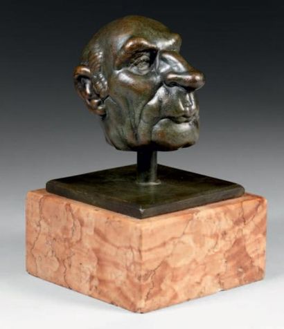 Jean Edern HALLIER (1936 - 1997) Tête caricaturale de François Mitterrand Bronze...