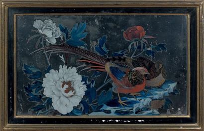 EXTREME-ORIENT Miroir avec un décor de faisans et fleurs peints. Chine, XIXe siècle....