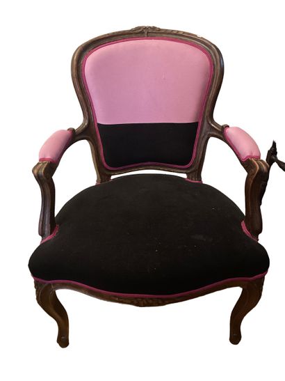 null Pair of cabriolet armchairs, pink and black trim.