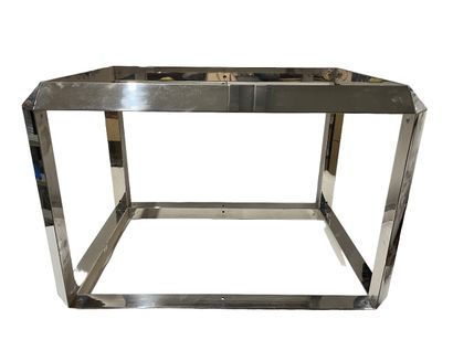 null Pair of coffee table in chromed metal (missing glasses, some pitting and wear)
55...